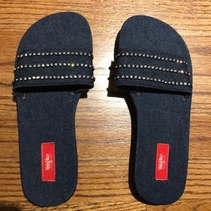 Denim sandals with 3 rows of rhinestones